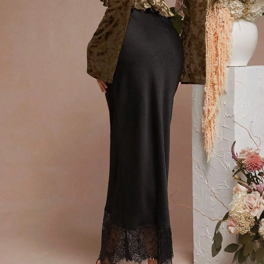 Black Elegant Women's Satin Lace Hem Detail Low Rise Skirt